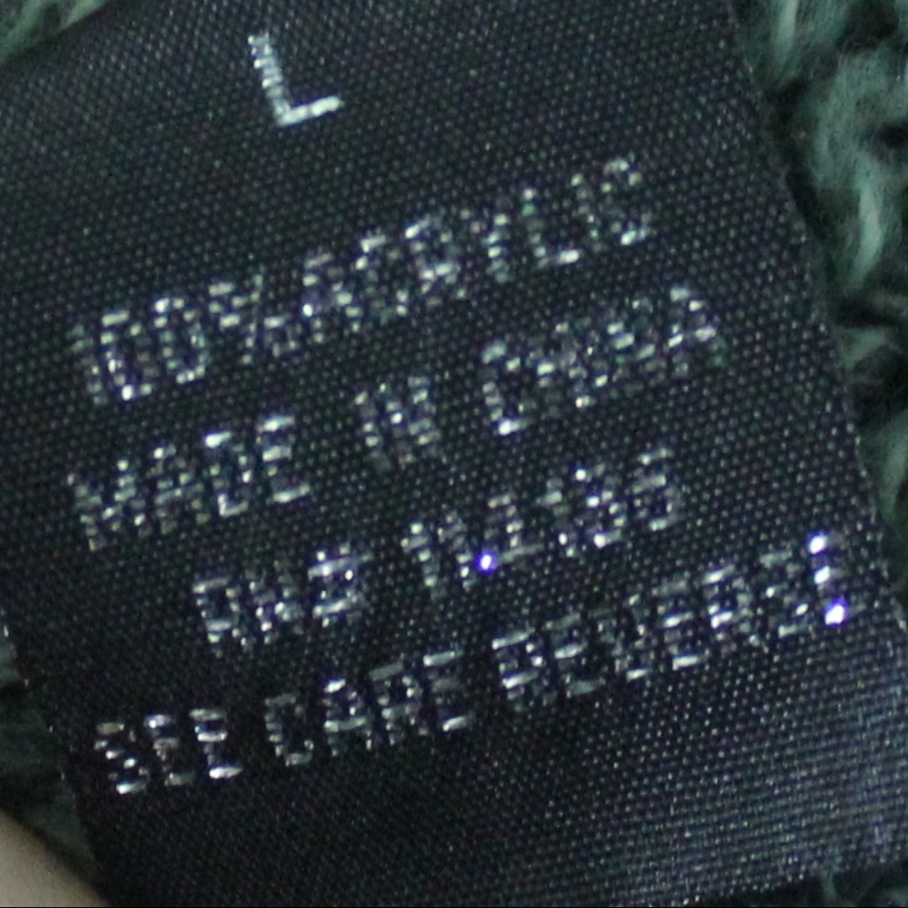 Dark Green Acrylic Button Sweater - Picture 6 of 7